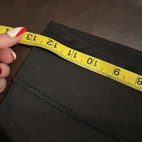 Lululemon crops - Picture 9 of 9